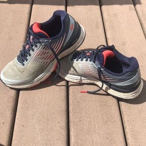 New Balance 880 Running Shoes